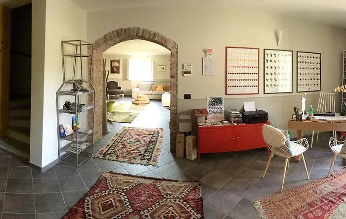 ベッド・アンド・ブレックファスト La Collina Dei Conigli Castel Boglione